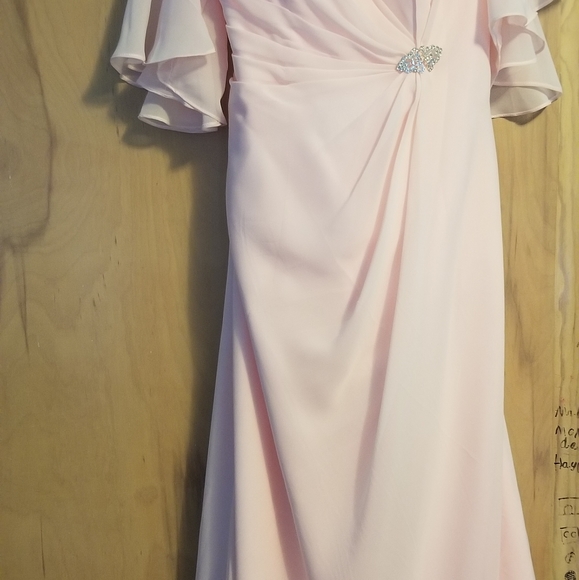 dress - Picture 2 of 3